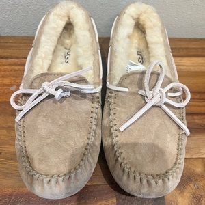 Ugg womens slippers size 6